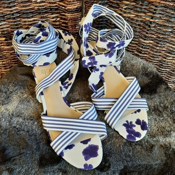 NWT CAbi Floral Wrap Up Floral Striped Sandals 6013 Tie Ankle Boho Blue White 10 - Picture 1 of 7